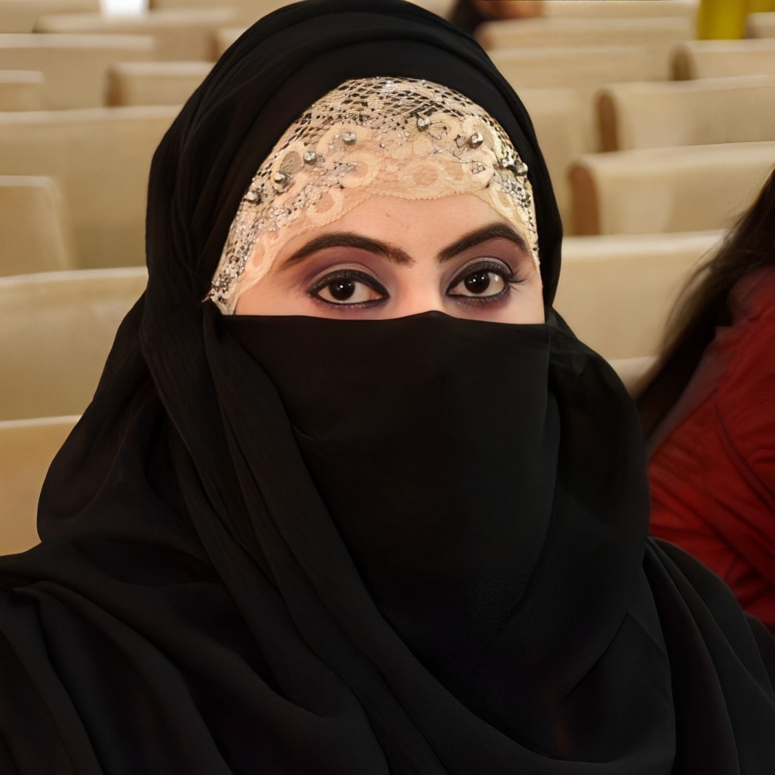 Dr. Sadia Azhar, Senior Cosmetologist, Safdar Solutions