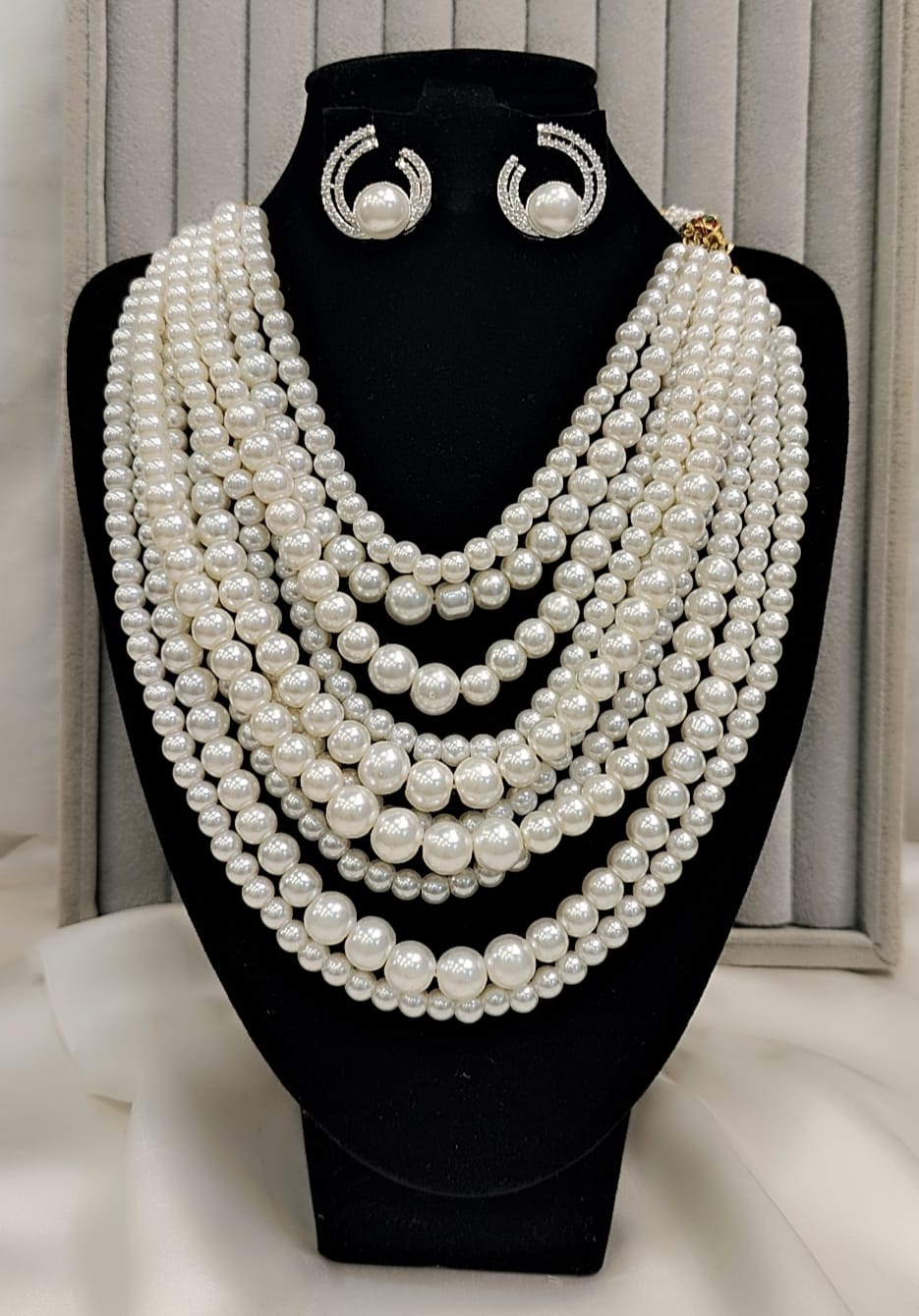 Alia Bhatt Pearl Necklace