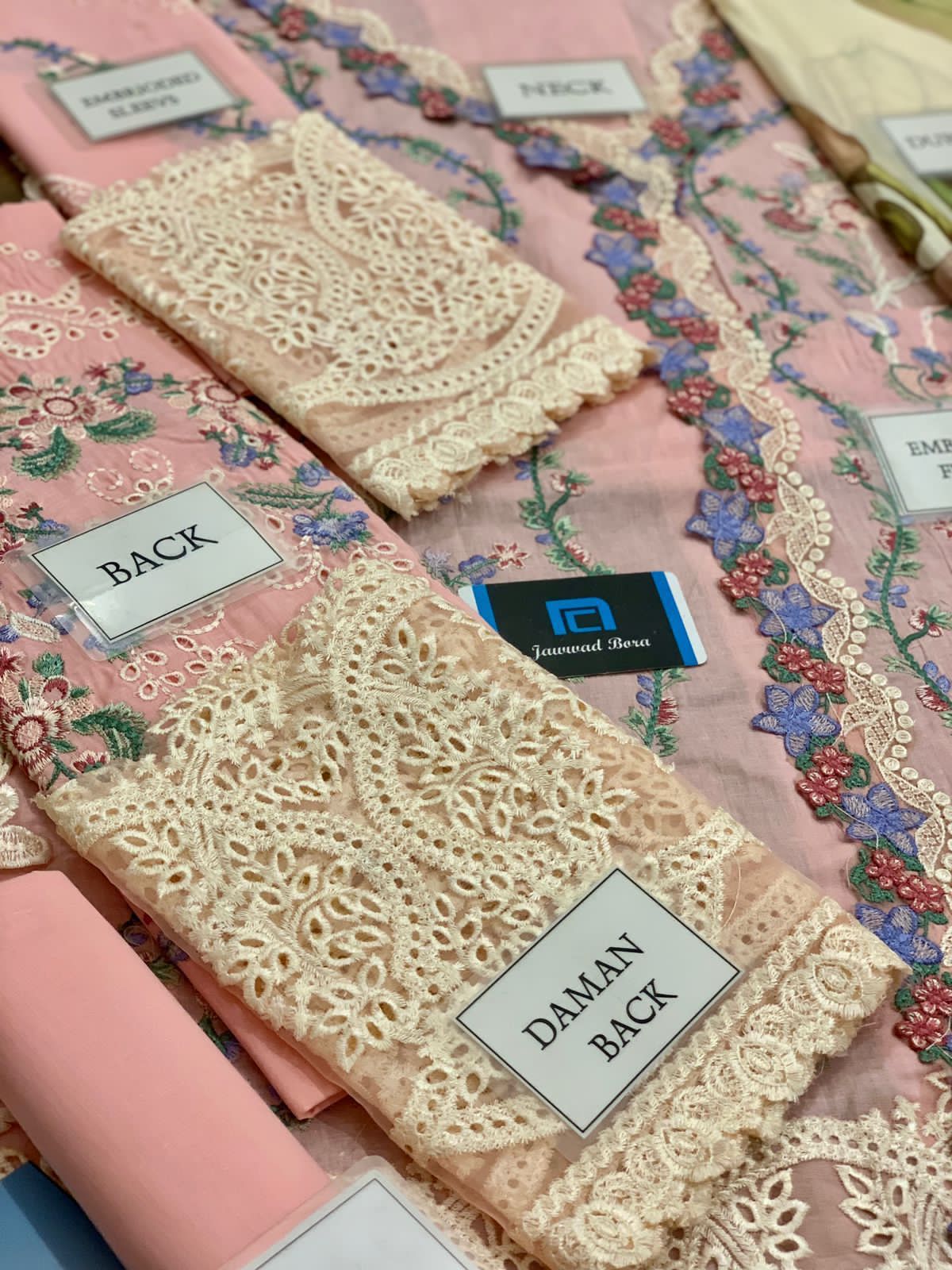 *_MUSHQ NEW HIT CODE NEW TRENDING ARTICLE*  Stuff 3PC *Lawn WITH Silk Dupatta & Cambric Trosuer*  *_