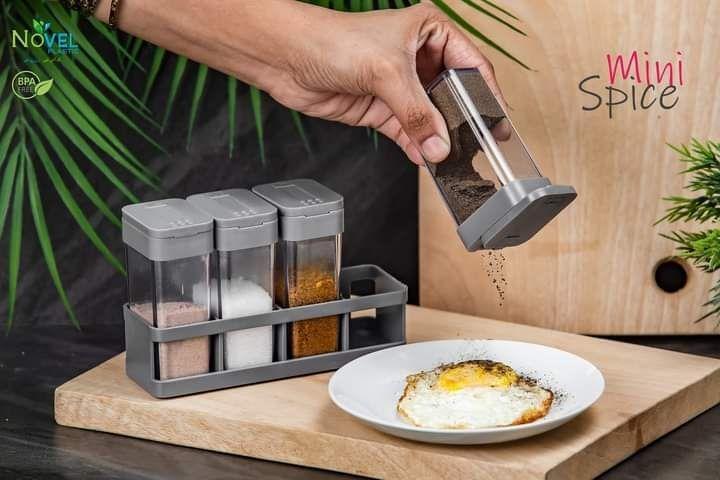 •  Material: Plastic •  Number Of Pieces: 4 Pcs •