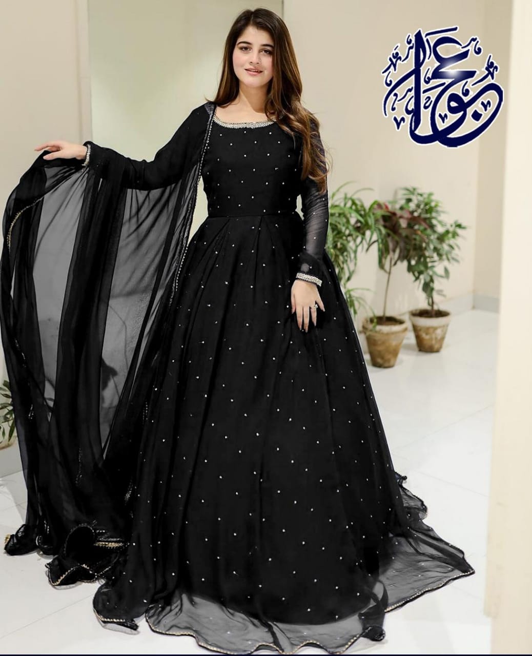 Pearls maxi with lace work