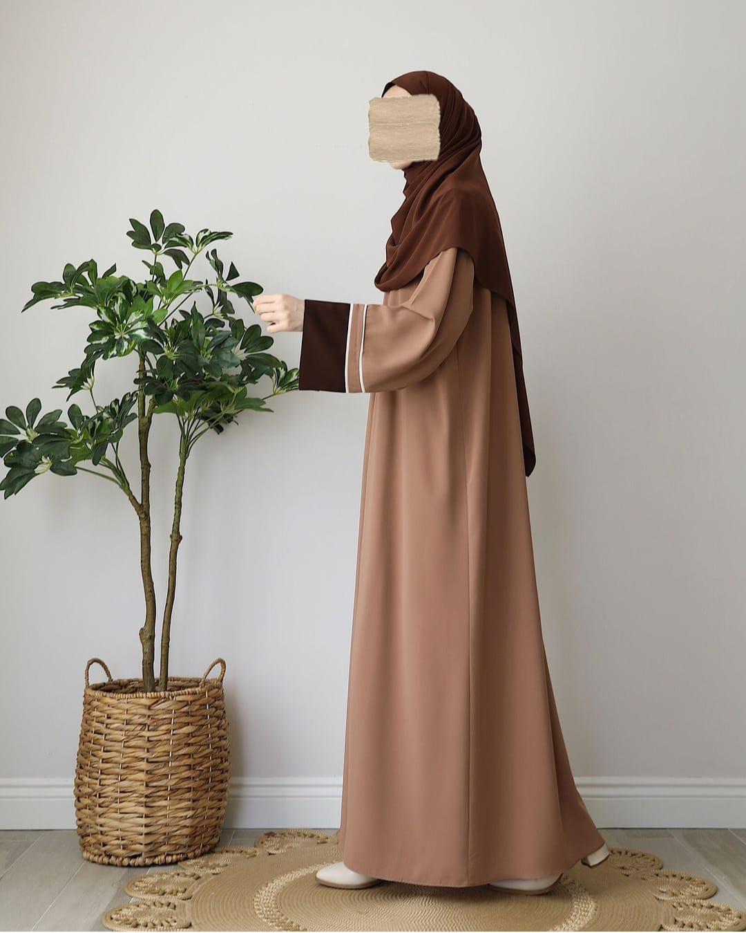 Women's stylish abaya with stoler