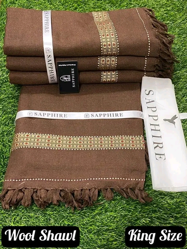 Sapphire mens WHOOL shawl