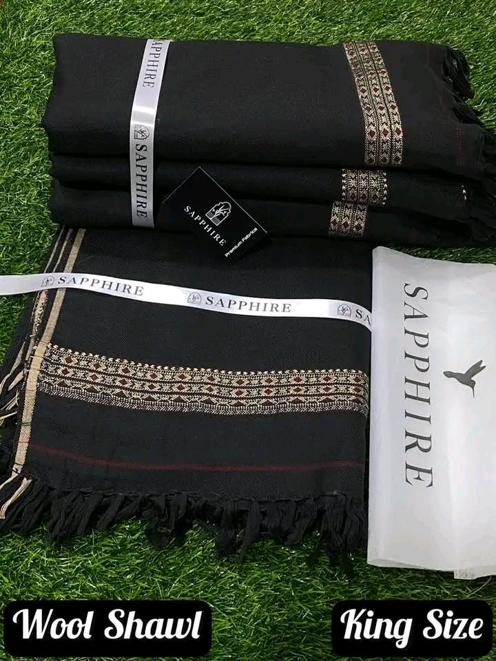 Sapphire mens WHOOL shawl