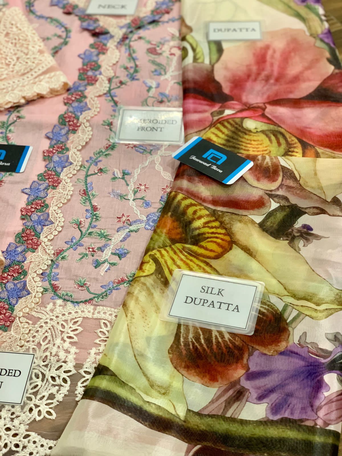 *_MUSHQ NEW HIT CODE NEW TRENDING ARTICLE*  Stuff 3PC *Lawn WITH Silk Dupatta & Cambric Trosuer*  *_