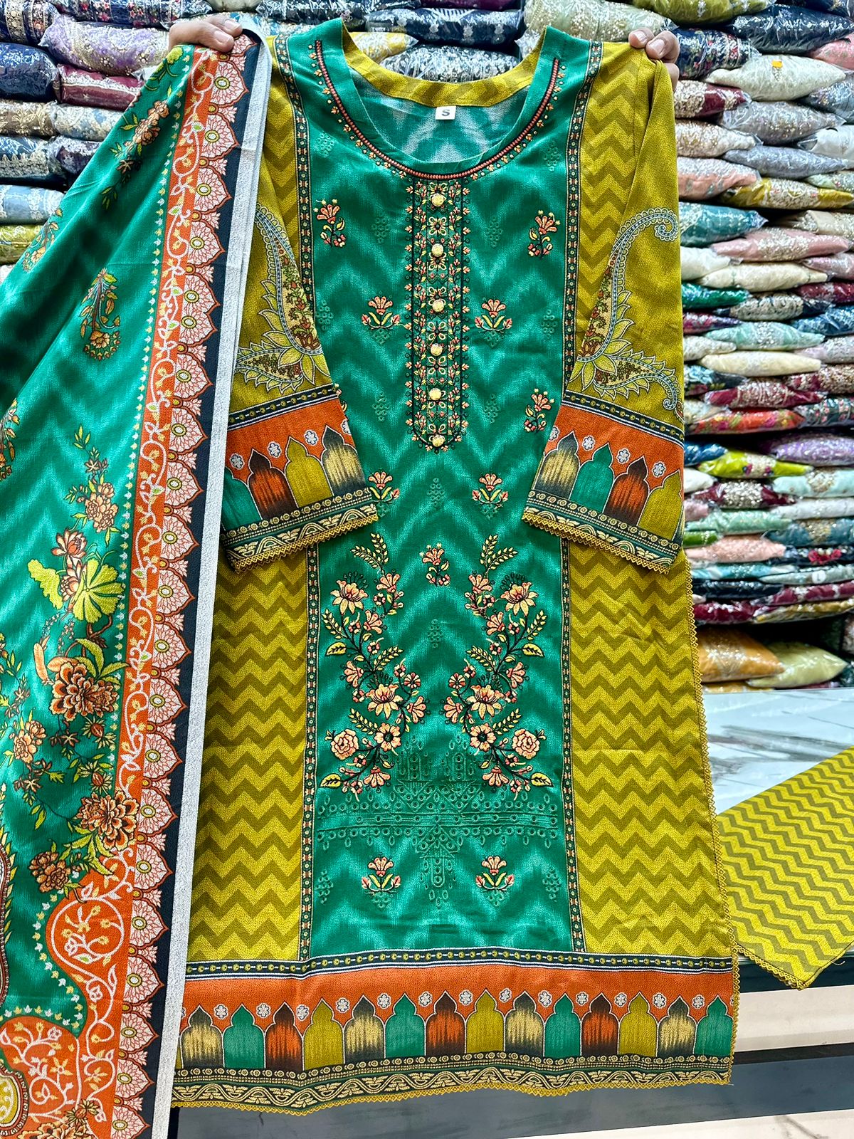 Dhanak Stitched Collection 💞