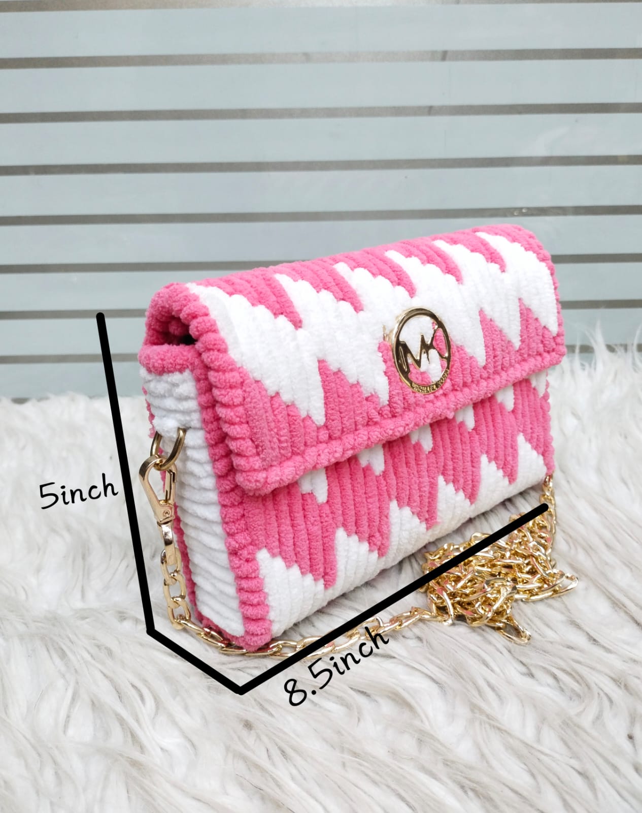 💖 TOP DEMANDING ARTICLE 💖    💖 M.K Woolen Handmade CLUTCH & Crossbody  For GIRLS 💖 ✨ *_Size : me