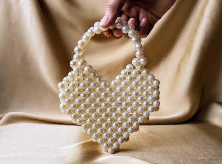 Mini heart pearl beaded bag