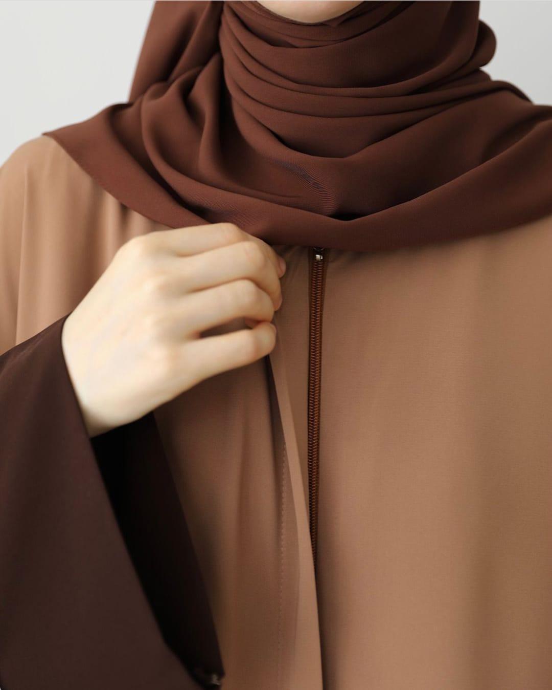 Women's stylish abaya with stoler
