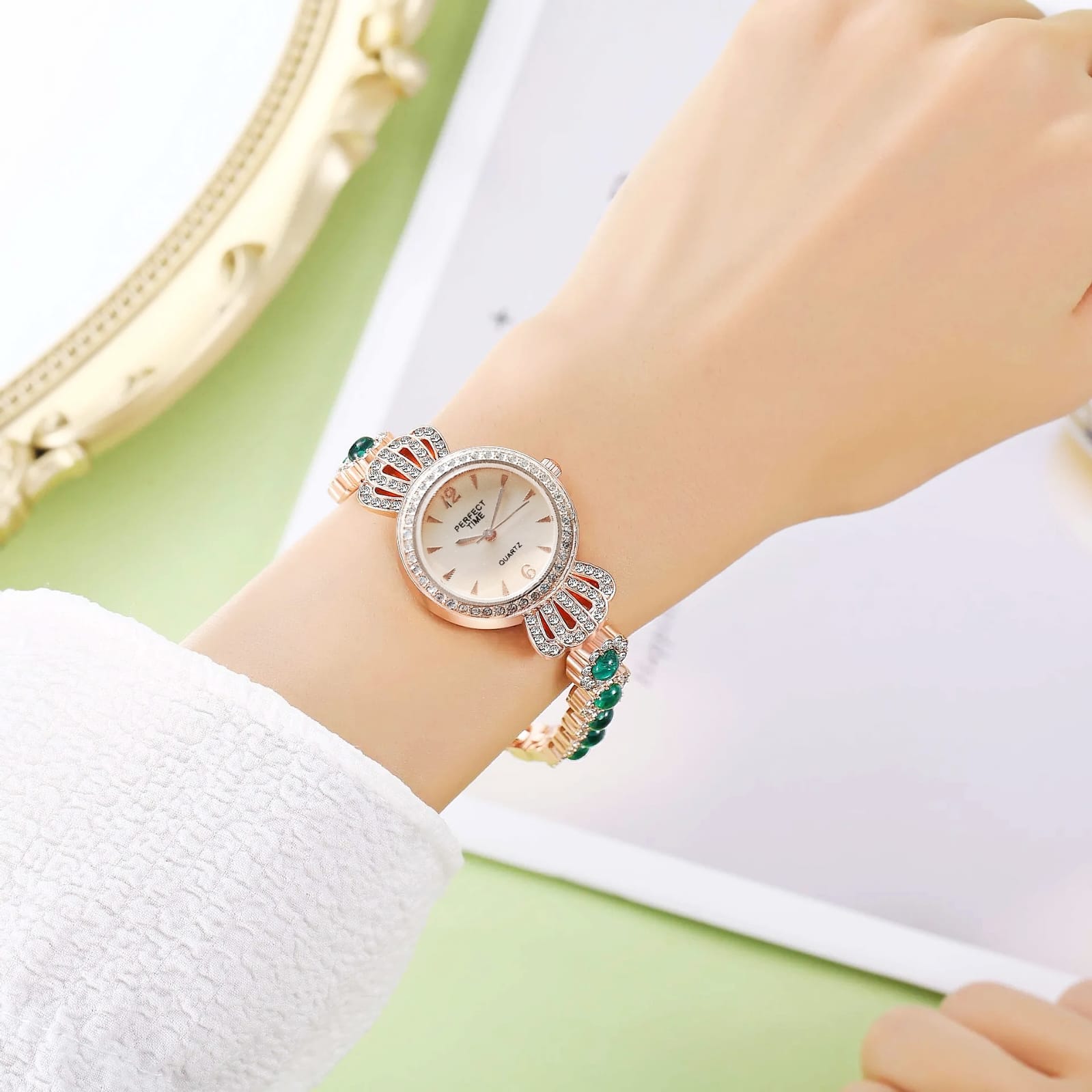 Stone Fashion Jewelry Watch For Girls