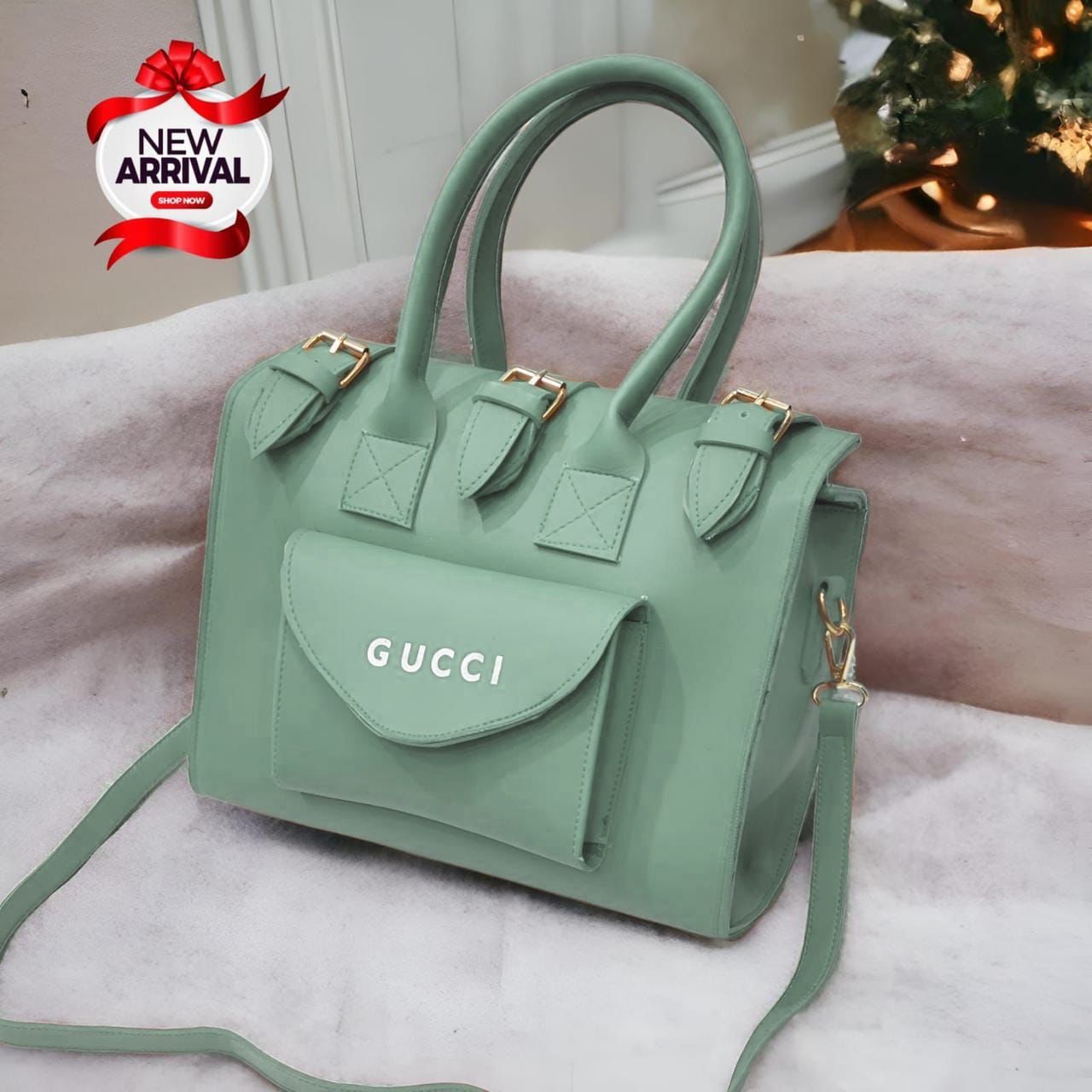 LADIES DUFFLE STYLE BAG