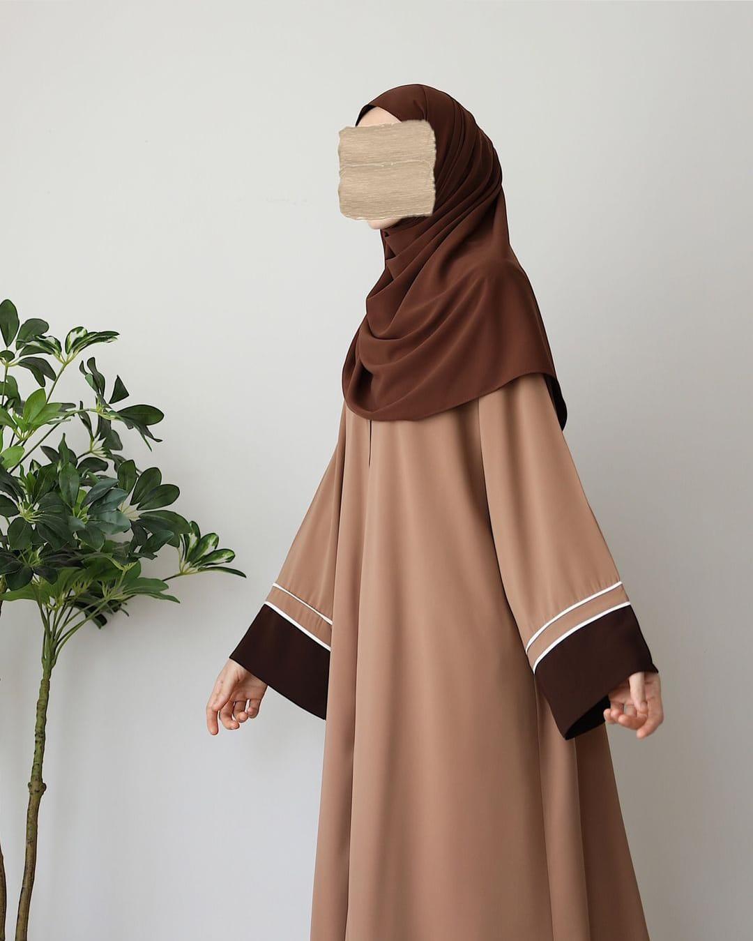 Women's stylish abaya with stoler