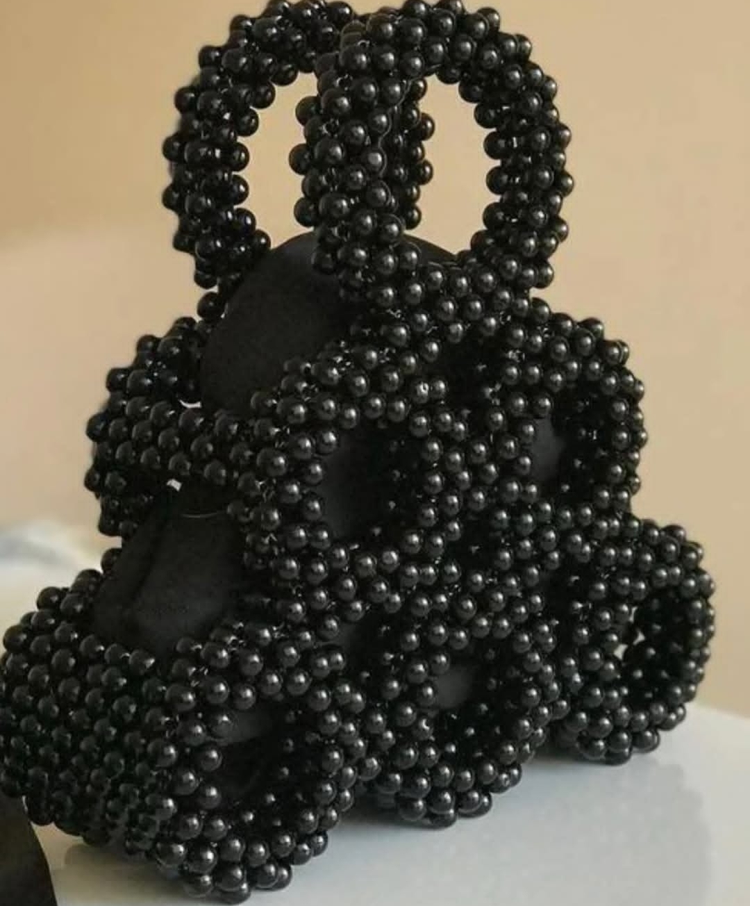 Black pearls and crystal bag
