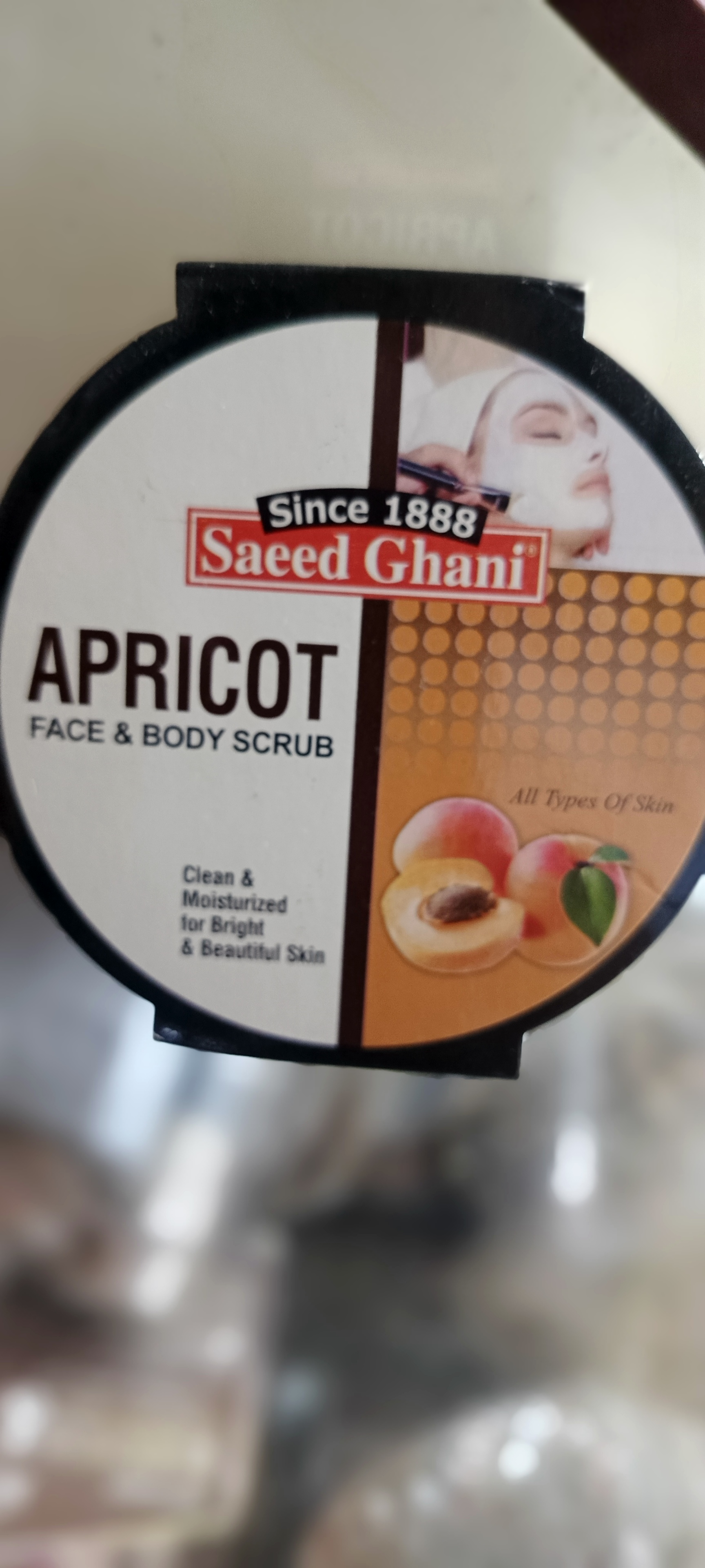 Saeed ghani apricot face..bady.. Scrub