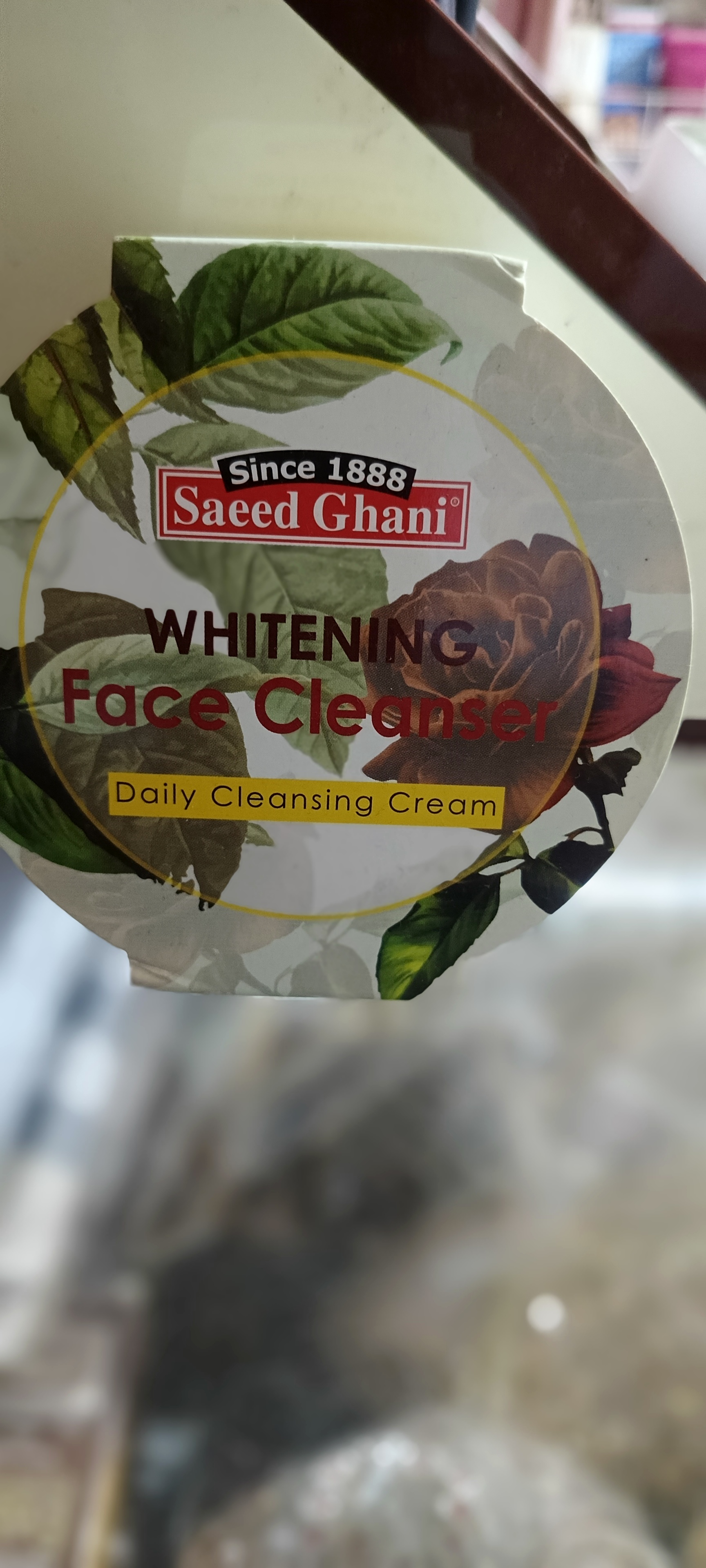 Saeed ghani whitening face cleanser