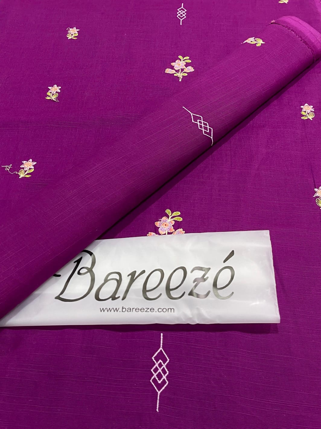 *BAREEZE (PREMIUM KHADDAR)*