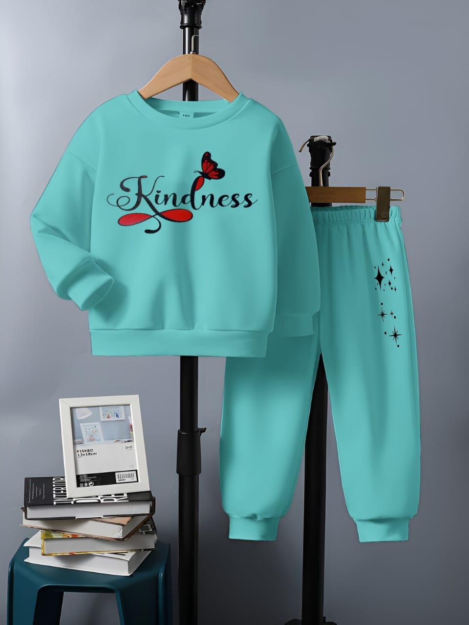 ALHUMDULILLAH ❤️  `_Winter Collection For Kids_` *KIDS SWEATSHIRTS TROUSER For Girls and Boys