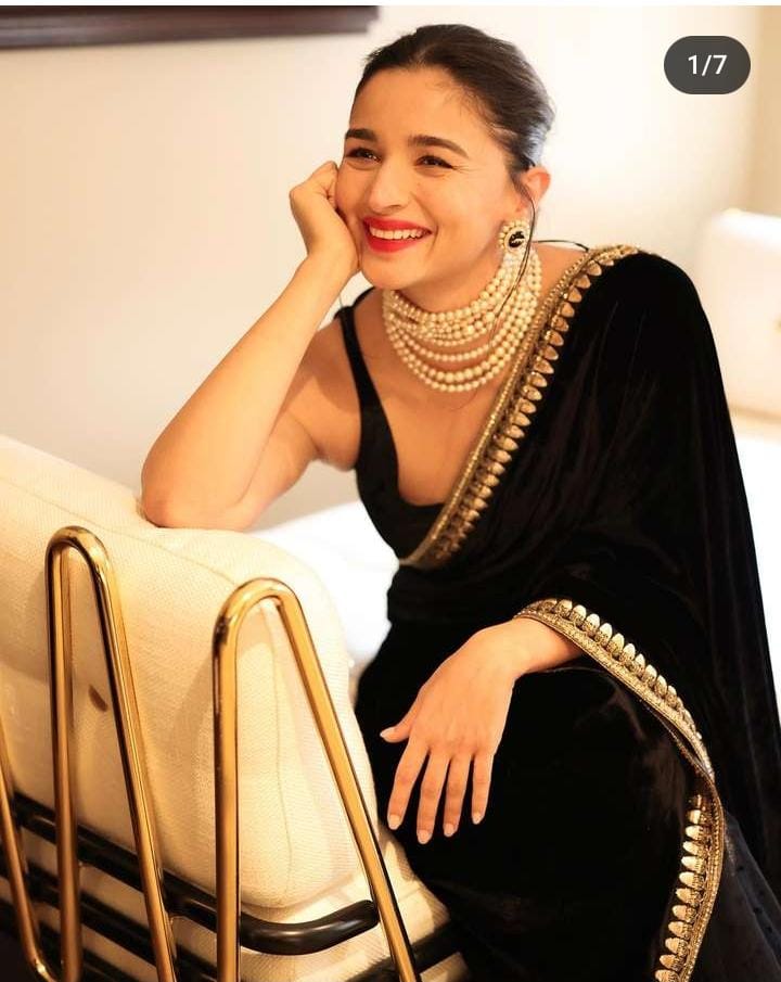 Alia Bhatt Pearl Necklace