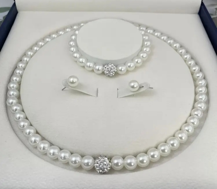 Pearl Necklace